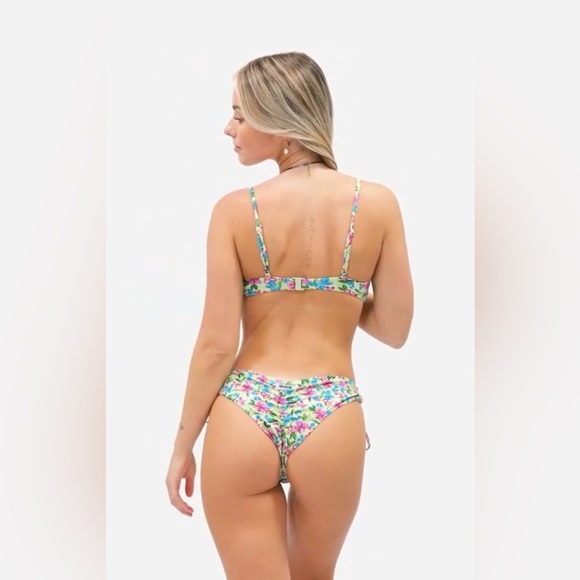 NWT Blackbough Swim Set - Picture 2 of 3